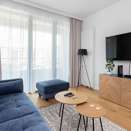 Apartament Vespa Beach Nearby By Noclegi Renters Gdynia Bagian luar foto