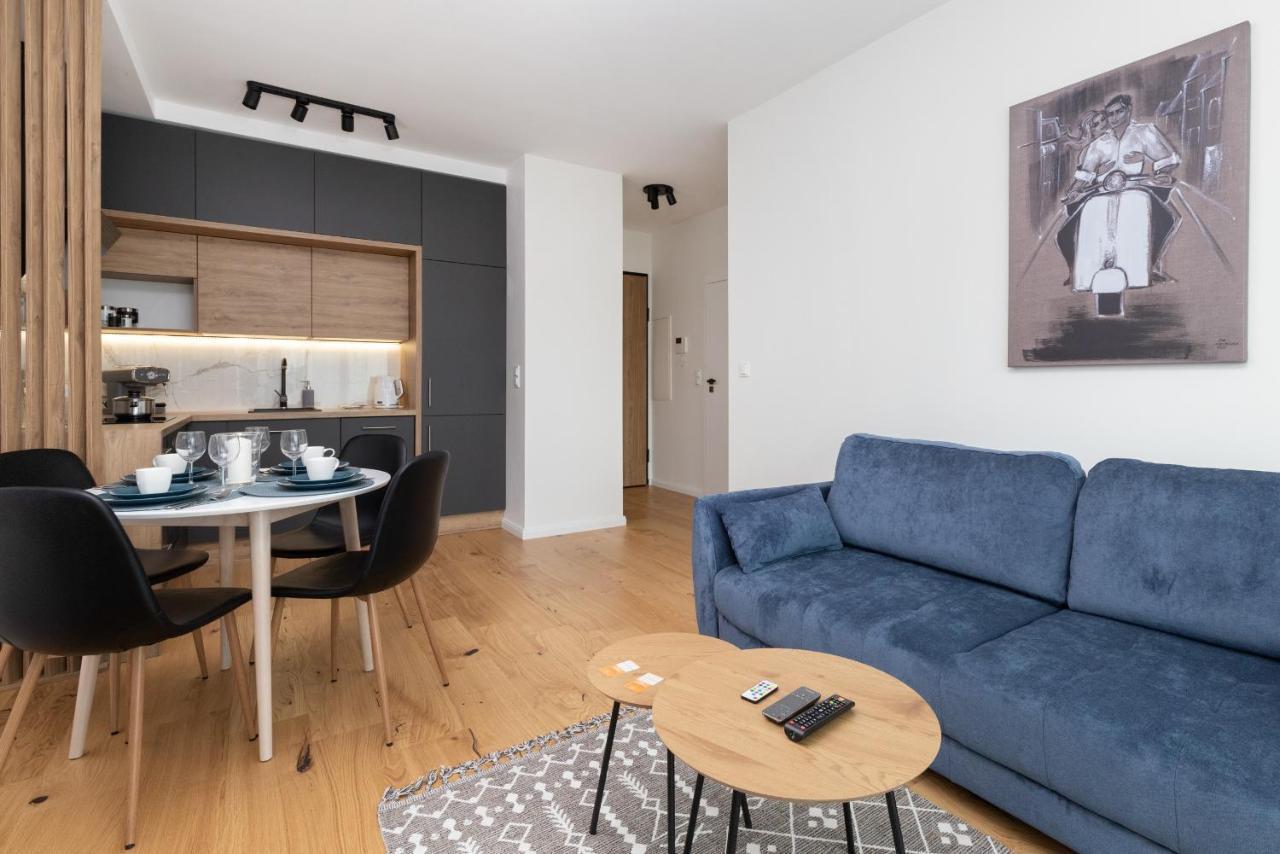 Apartament Vespa Beach Nearby By Noclegi Renters Gdynia Bagian luar foto